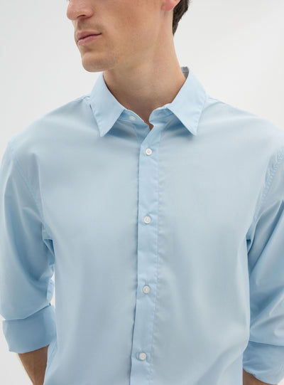 Camicia a tinta unita con collo classico