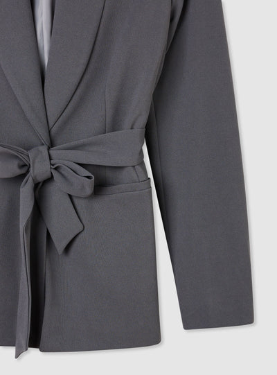 Solid colour jacket with belt