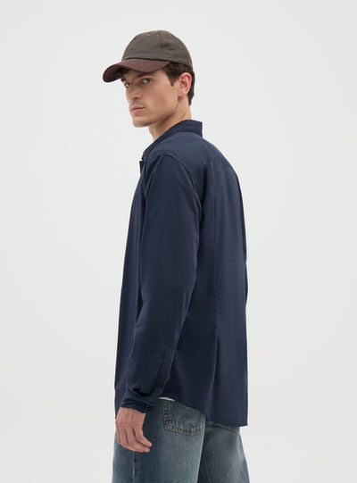 Camicia a tinta unita con collo classico