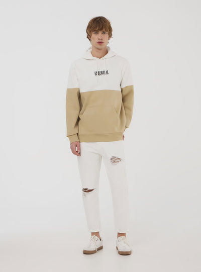 Loose fit jeans with rips