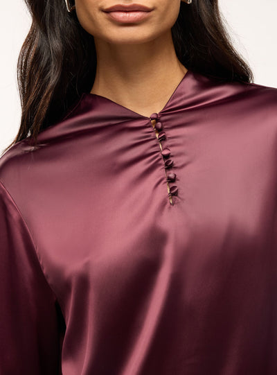 Camicia in satin con collo coreano e arriccio