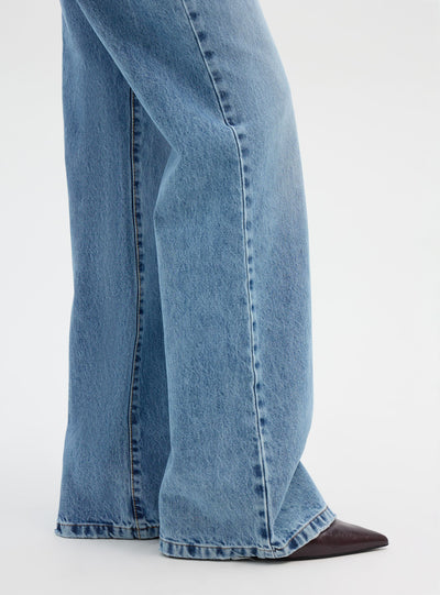Jeans bootcut a vita media