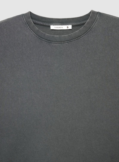 T-shirt over a tinta unita