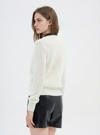 Maglia a coste inglesi con scollo a V