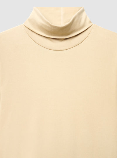 T-shirt a maniche lunghe con collo alto