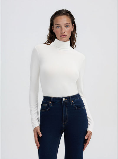T-shirt a maniche lunghe con collo alto