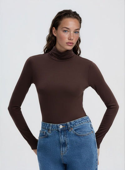T-shirt a maniche lunghe con collo alto