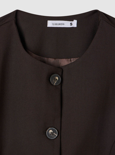 Collarless jacket with buttons