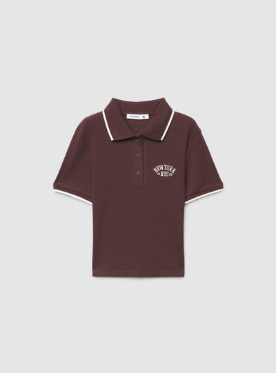 T-shirt con colletto polo e ricamo college