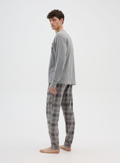 Langes Pyjama-Set mit Karomuster