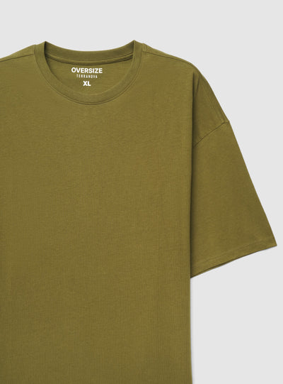 T-shirt over a tinta unita