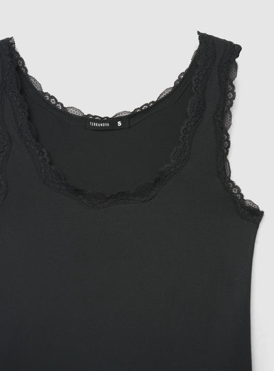 Top con bordi in pizzo