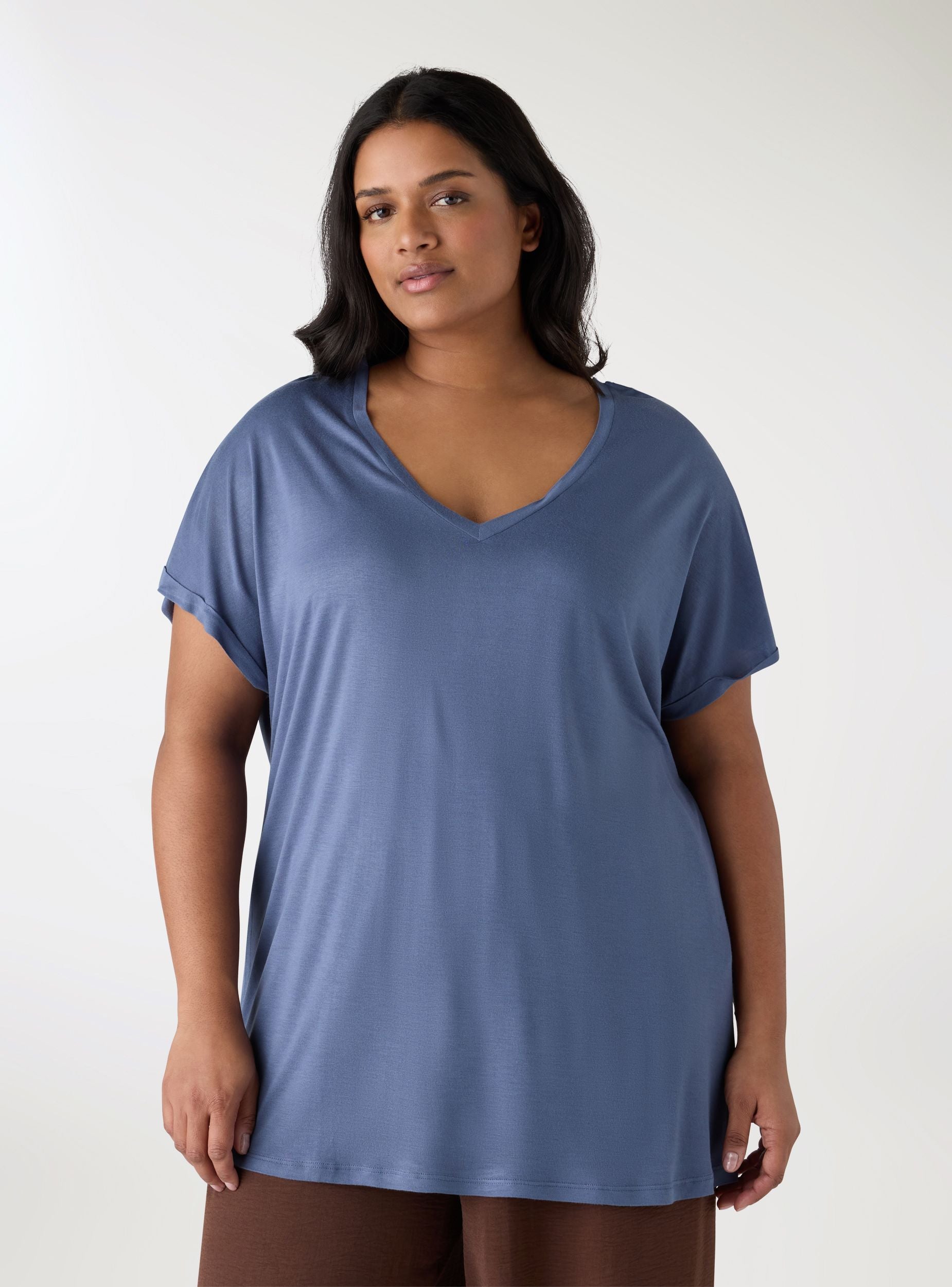 dress v neck t shirts Loose-fitting T-shirt with V-neckline