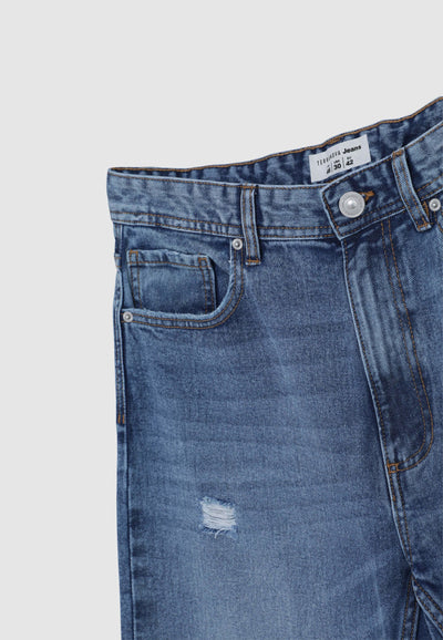 Jeans relaxed con piccoli strappi