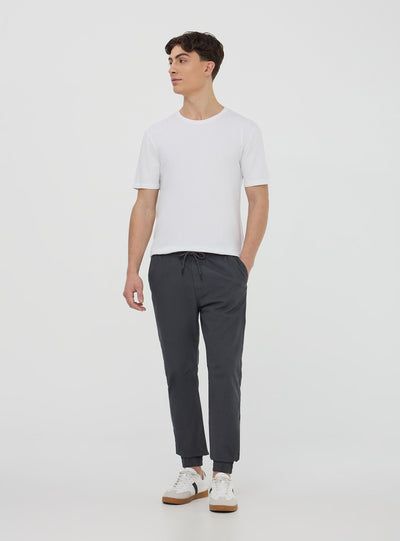 Jogger trousers with drawstring and cuffs