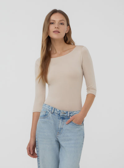 Body con scollo ampio e maniche a tre quarti