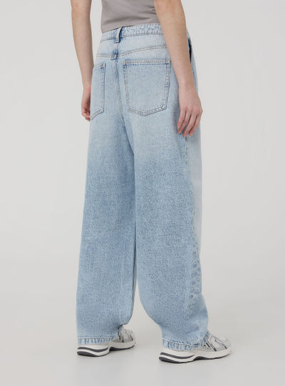 Light baggy jeans
