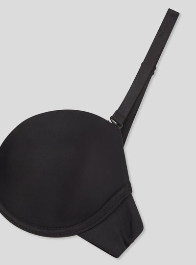 Reggiseno multifunzionale con coppe preformate