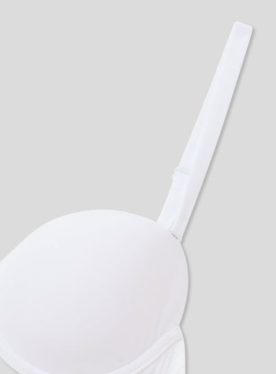 Reggiseno multifunzionale con coppe preformate