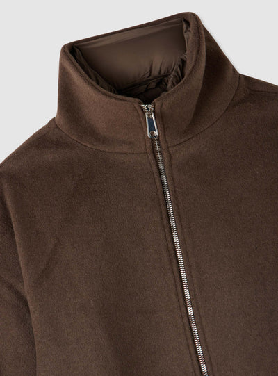 Cappotto con effetto mantella e zip