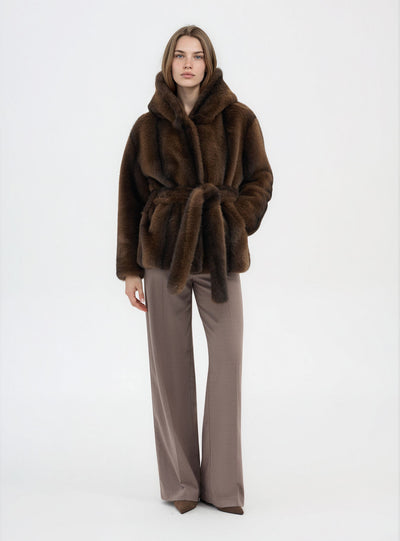 Cappotto effetto pelo con cappuccio e cintura