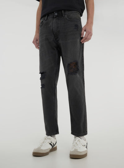 Jeans relaxed con strappi ampi