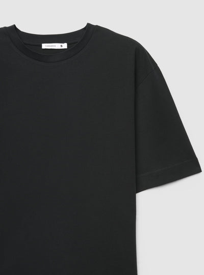 T-shirt over a tinta unita