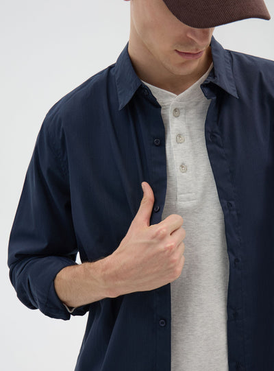 Camicia a tinta unita con collo classico