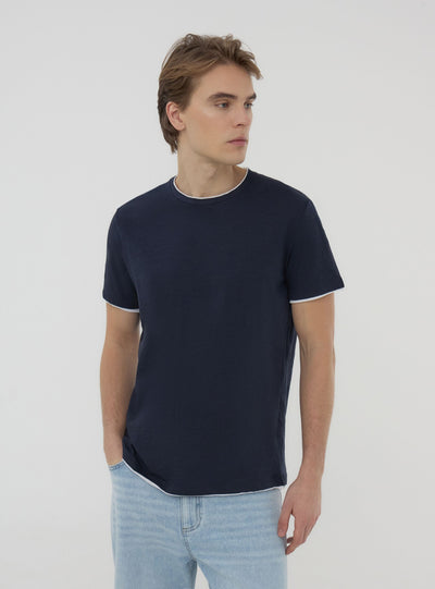 T-shirt doppiata tinta unita