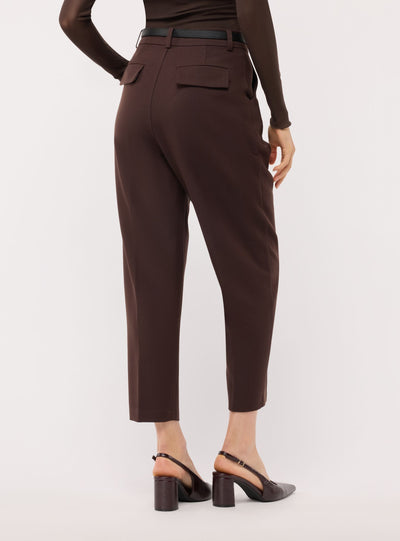 Pantaloni chino con pinces e cintura