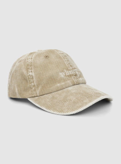 Cappellino effetto velluto con scritta ricamata