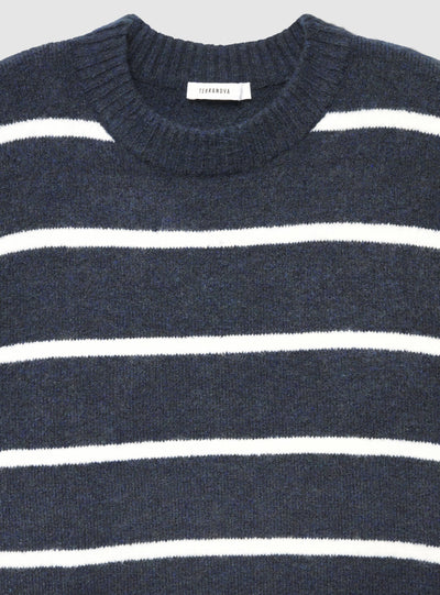 Maglia morbida a righe girocollo