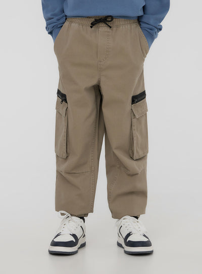 Pantaloni cargo con zip