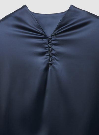 Camicia in satin con collo coreano e arriccio