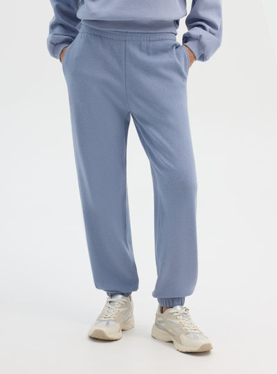 Long high-waisted sweatpants