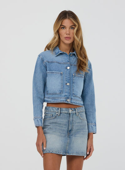 Giubbino in jeans crop con tasche