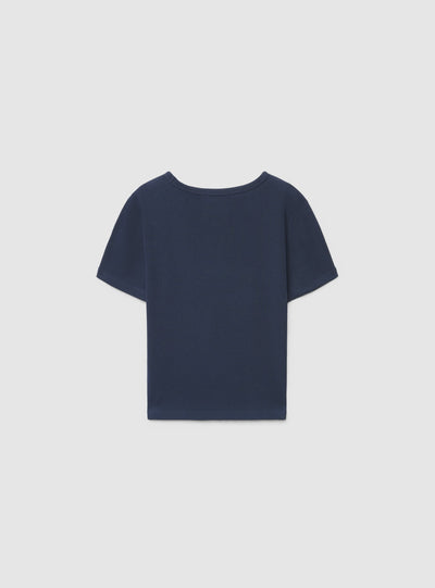 T-shirt crop con stampa college