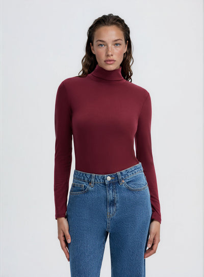 T-shirt a maniche lunghe con collo alto