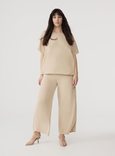 Plain short-sleeve blouse