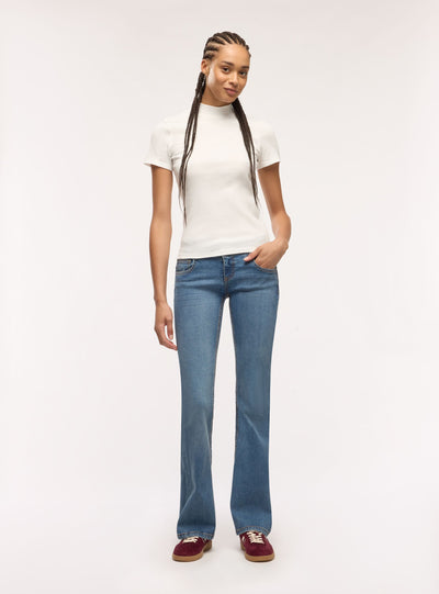 T-shirt a costine con collo lupetto