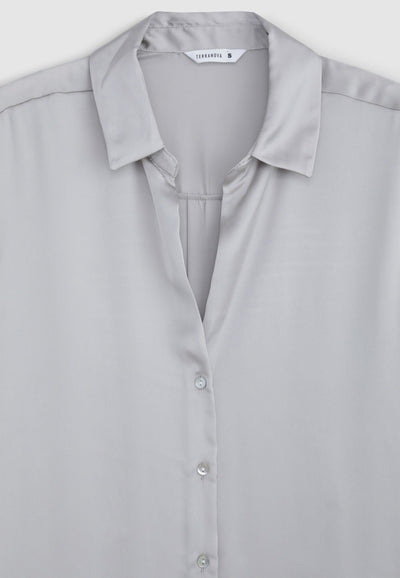 Camicia ampia effetto raso tinta unita