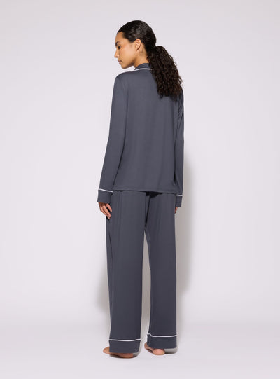 Conjunto de pijama con camisa y pantalones largos