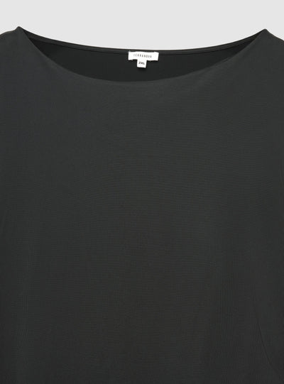 T-shirt a maniche lunghe con scollo barca asimmetrico