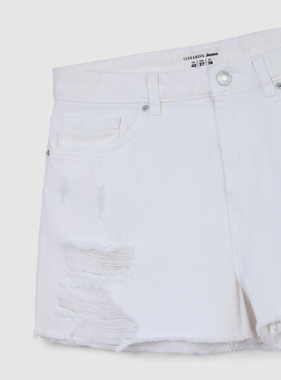 Shorts di jeans mom sfrangiati con strappi