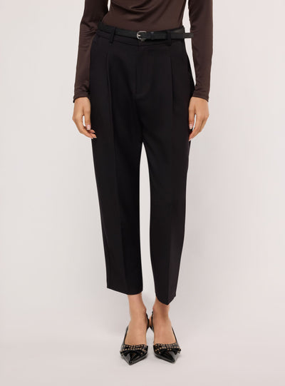 Pantaloni chino con pinces e cintura