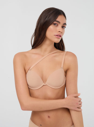 Reggiseno multifunzionale con coppe preformate