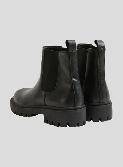 STILLG-SAC0014970001-S105-FULLBACK.jpg