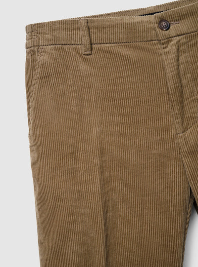 Pantaloni chino con elastico in velluto a coste