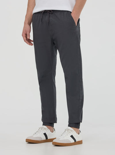 Jogger trousers with drawstring and cuffs