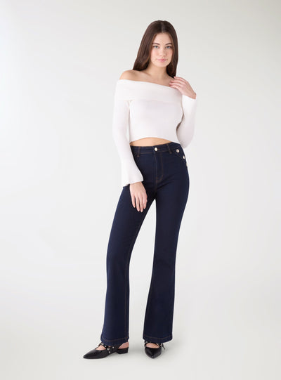 Jeans flare con bottoni decorativi